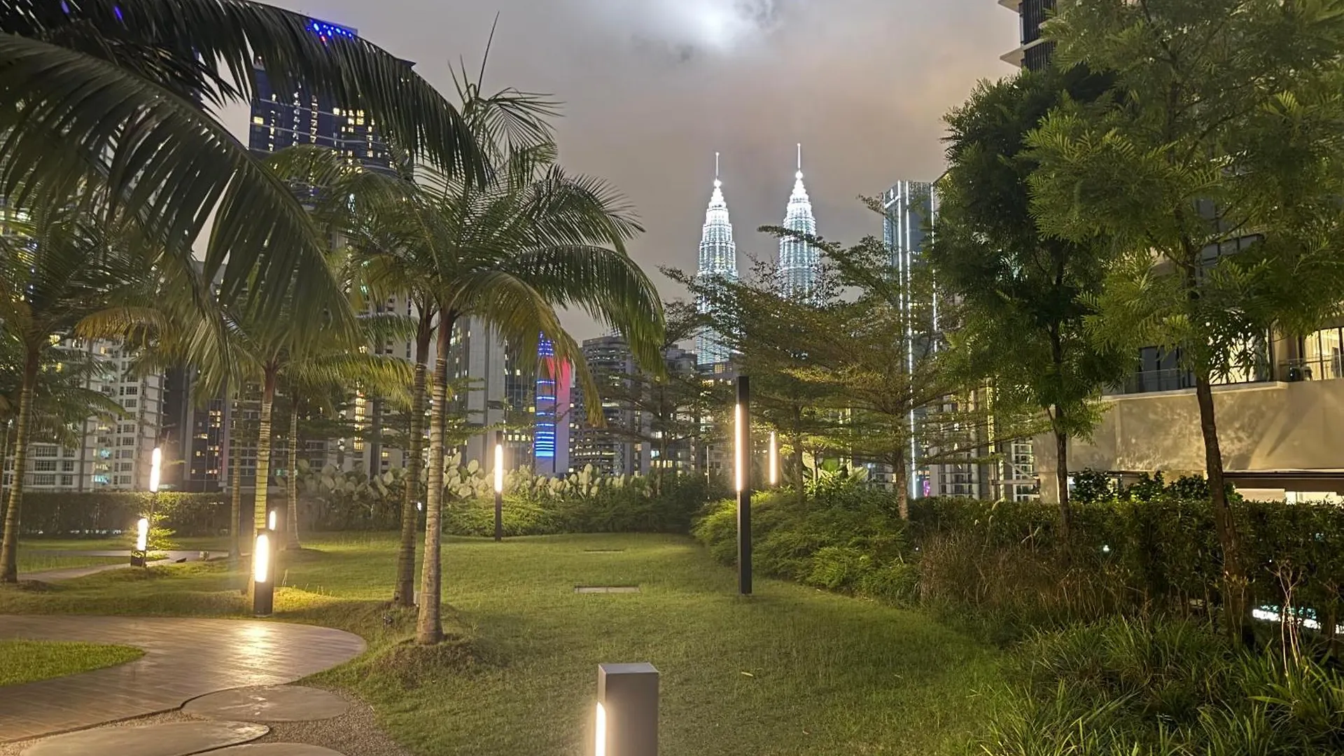 Eaton Residences Klcc By Armanee Kuala Lumpur Malaysia
