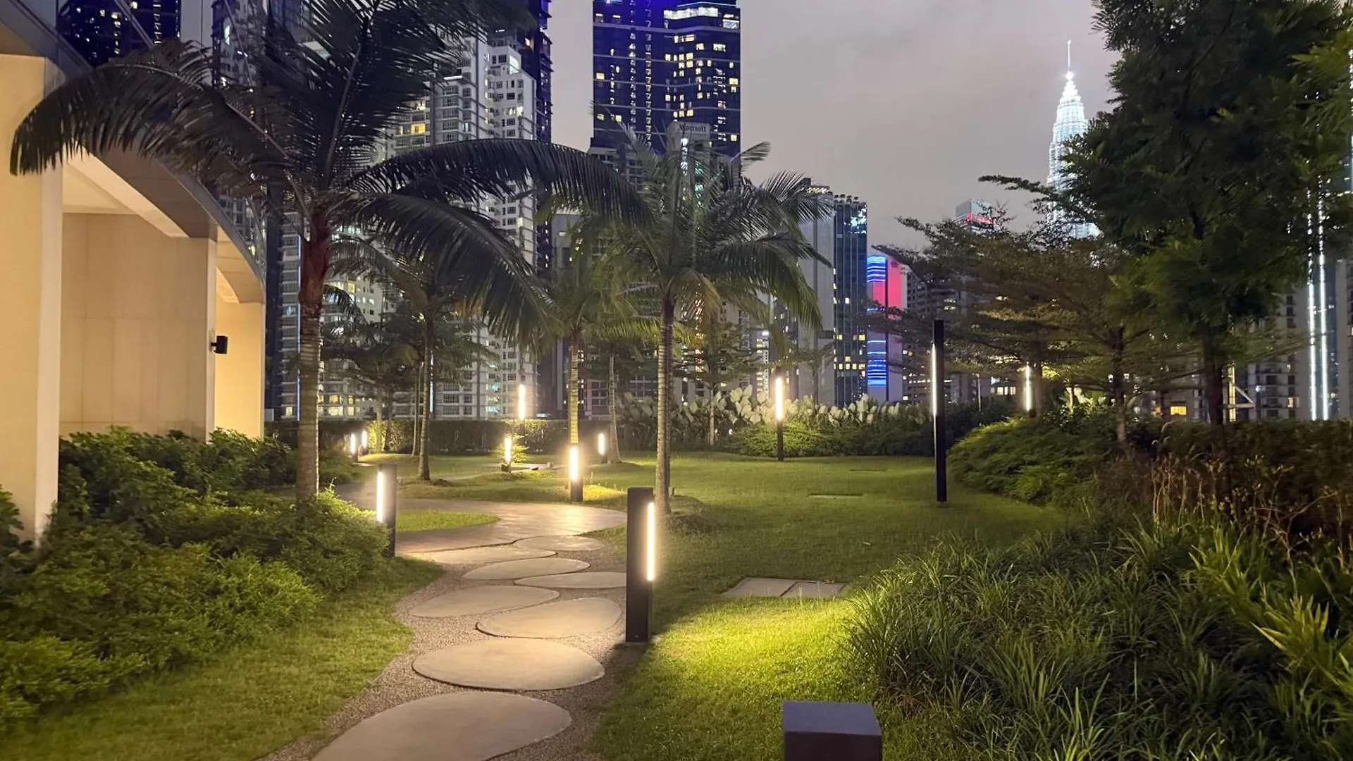 Eaton Residences Klcc By Armanee Kuala Lumpur 0*,