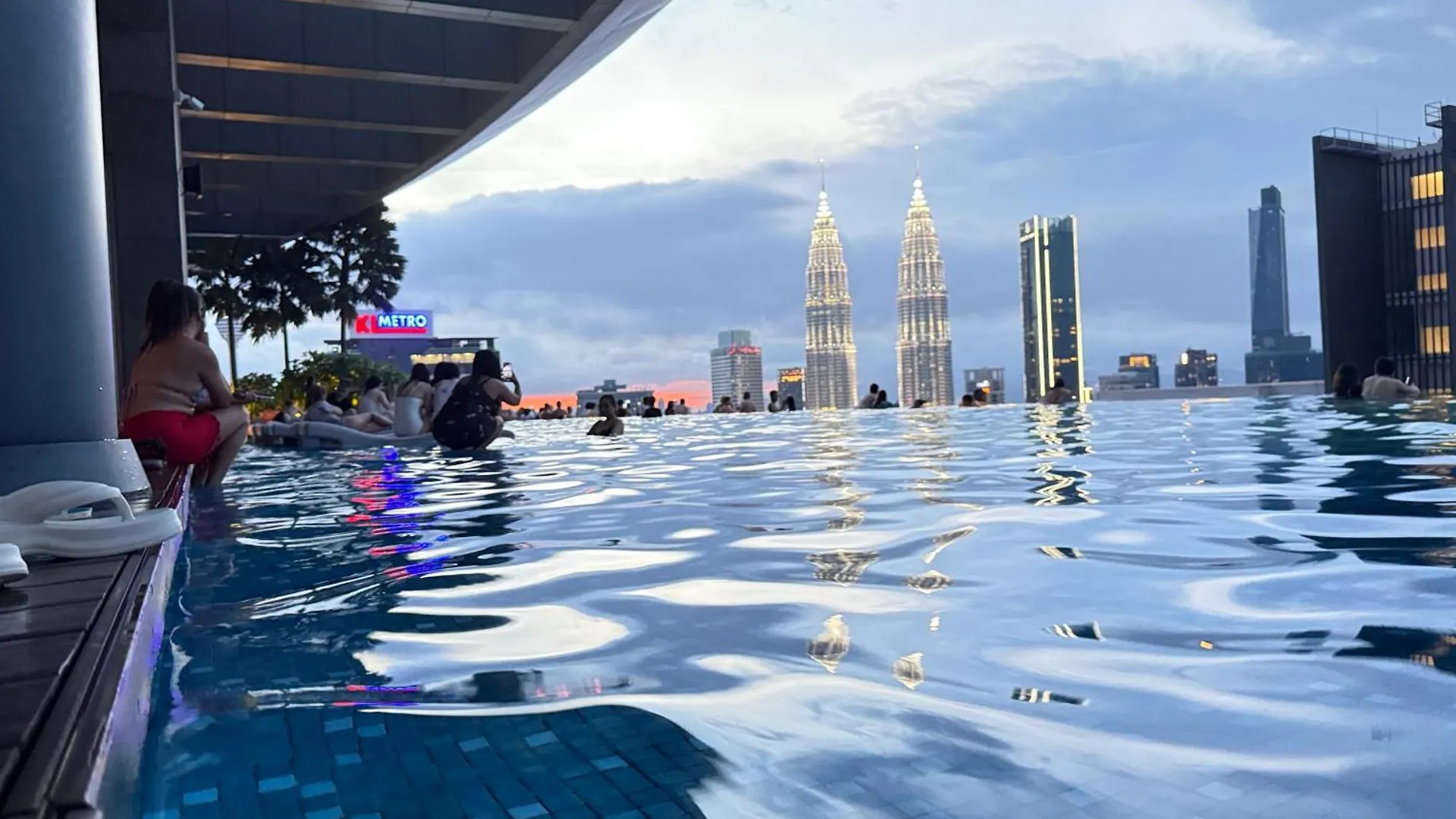 Lägenhet Eaton Residences Klcc By Armanee Kuala Lumpur